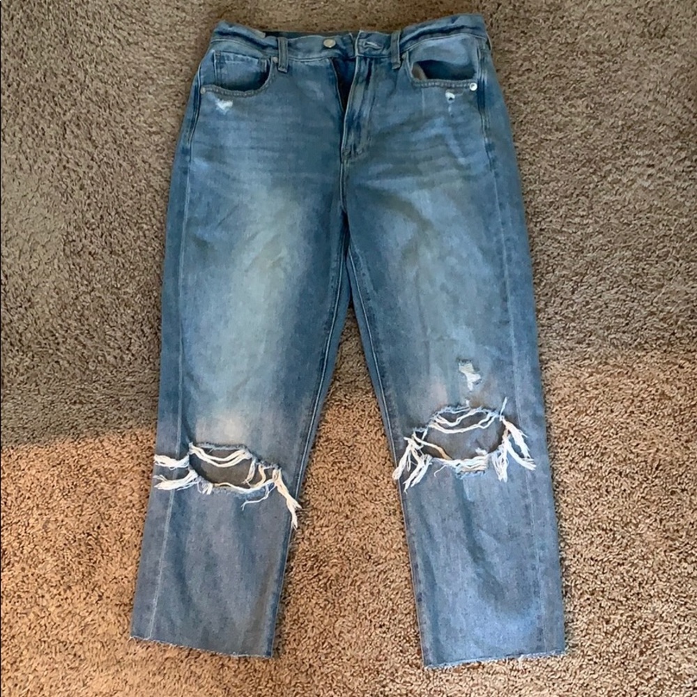Cropped mom jeans